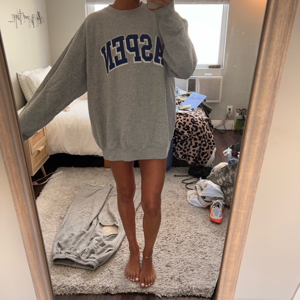 Brandy Melville ASPEN oversized crew
